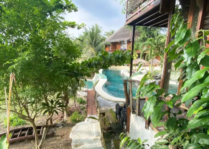 Gading Tree House ロッジ *