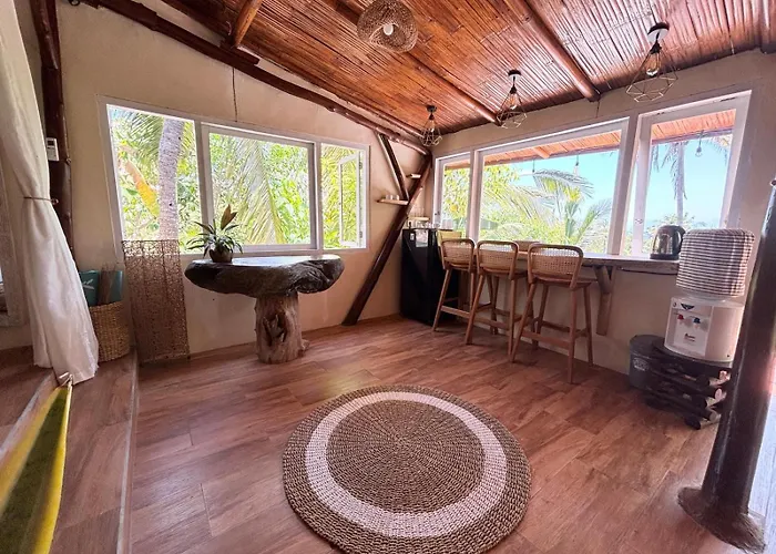 ロッジ Gading Tree House Batununggul